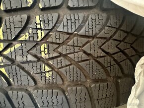 Zimne pneu dunlop 225/60 r17 - 2