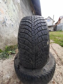 Predam  2ks preumatiky 215/50r17 zimne - 2