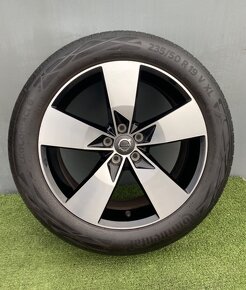 Letní sada Volvo XC40/V90 CC 235/50R19 103V - 2