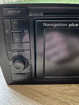 Audi navigation plus radio - 2