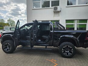 Dodge RAM 1500 LIMITED BLACK V8 HEMI 2024 - 2