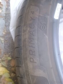 letné pneu Michelin Primacy 4 235/45 R20, 100V - 2