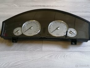 Chrysler 300C tachometer - 2