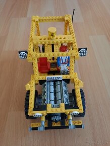 Lego Technic 8850 - Rally Support Truck - 2