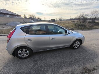 Hyundai i30 / 2009 / 1,4 benzín - 2