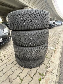 235/55R19 zimne s hrotmy - 2