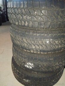 Zimné sebring 215/70 r15C - 2