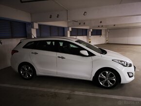 Predám HYUNDAI i30 Kombi Diesel 1.6 CRDi VGT Style 94 kW - 2