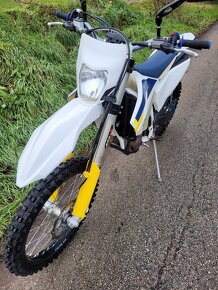 Husqvarna FE 250 2015 TOP STAV, doklady, vodičák A2 - 2