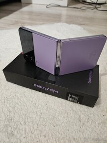 Samsung Z Flip 4 - 2