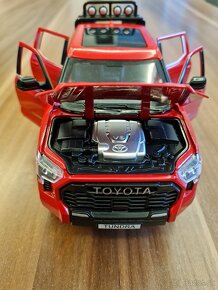 Toyota tundra 1:24 kovovy model - 2