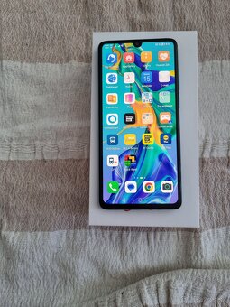 Huawei P30 modry dual sim v zachovalom stave - 2