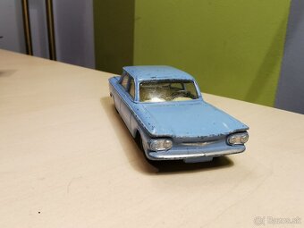 Corgi toys Chevrolet Corvair - 2