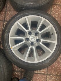 Opel zafira B astra H 225/45r17 - 2