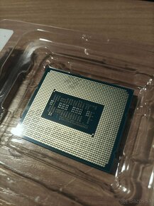 Intel Core i7-12700K - 2