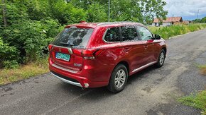 Mitsubishi Outlander 2,0 PHEV 4x4 SUV, alcantara - 2