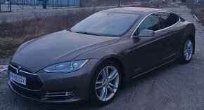 Tesla Model S 70d,   MCU2 - 2