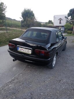 Ford Escort, 1.8 Benzín - 2