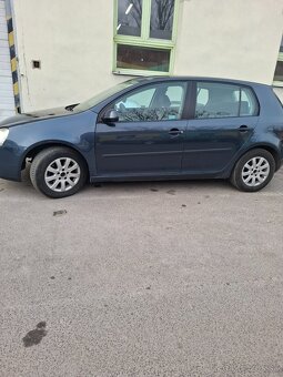 Rozpredám vw golf 5 1.6 - 2