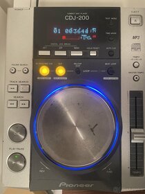 Pioneer CDJ-200 + Behringer DX500 - 2