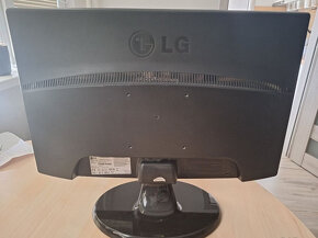 Monitor LG W2243T-PF - 2