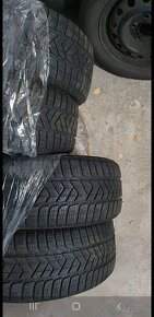 Pirelli zimne  215/55r16 - 2