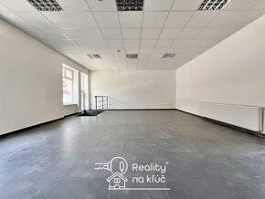 Na prenájom obchodný priestor pri centre mesta v Nových Zámk - 2