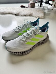 Úplne nové tenisky Adidas - 2