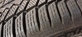 Predám 4ks pekné zimné 235/55r18-100H Continental - 2