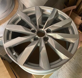 ✅ R18 ®️ Originál Audi 5x112 ET40 ✅ Audi A4 B8 B9 / A6 atd - 2