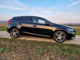 VOLVO V40 2,0D ... Top stav ... - 2