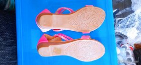 Nové  kamienkove  sandalky - 2