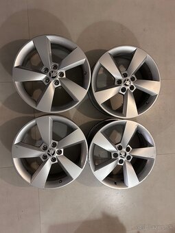 5x100 r17 original Škoda - 2