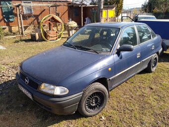 Opel Astra Classic 1.6 benzín - 2