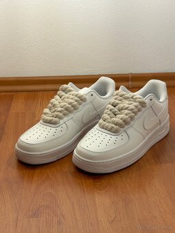 Nike Air Force 1 - Biele s cappuccino šnúrkami - 2