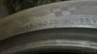 Pneu 255/45 R19 - 2