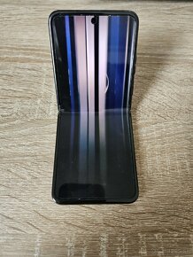 Motorola RAZR 40 ultra - 2