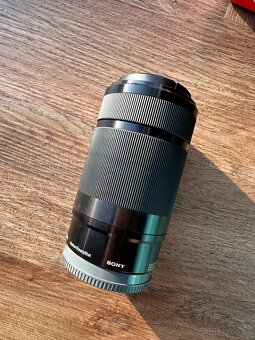 Sony 55-210mm f/4.5-6.3 OSS - 2