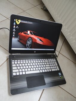 15.6" HP Pav 15/ Core i7/ 8GB RAM/128SSD a 1TB HDD/NVidia G - 2