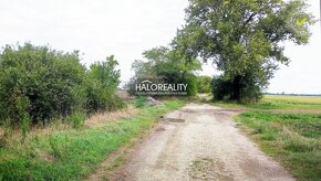 HALO reality - Predaj, orná pôda   5765 m2 Kalinkovo - EXKLU - 2