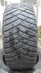 Predám 2-Zimné pneumatiky Goodyear Ultra 235/55 R18 - 2