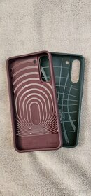 Kryty Caseology Parallax, Spigen Liquid Air pre Samsung S22+ - 2