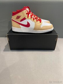 Jordan 1 Mid "Beige Red" (GS) - 2