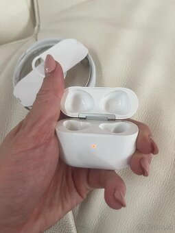 Náhradné púzdro na Airpods (3. generácia) + kábel na nabíjan - 2