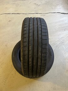 GoodYear Eagle F1 SUV 235/55R19 AR - 2