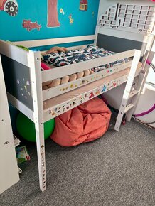 Detská vyvýšená posteľ s matracom 160/80 treba dať dole nále - 2