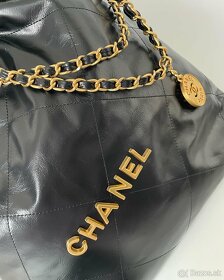 Chanel kabelka model 22 - 2