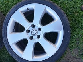 Predam 18 elekt+zimne gumy FULDA 225/40r18 LUNA - 2