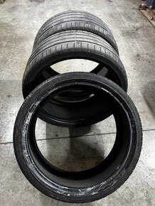 Predám 3 pneumatiky na dojazd 255/35R21 - 2