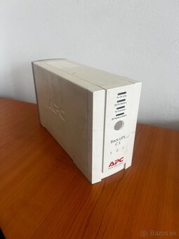 Záložný zdroj APC Back UPS CS 500l - 2